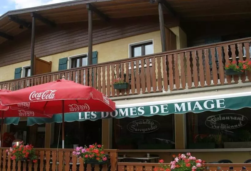 هتل Hôtel Les Dômes De Miage
