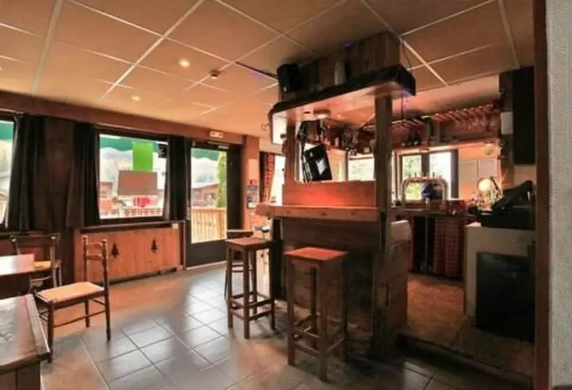 هتل Hôtel Les Dômes De Miage