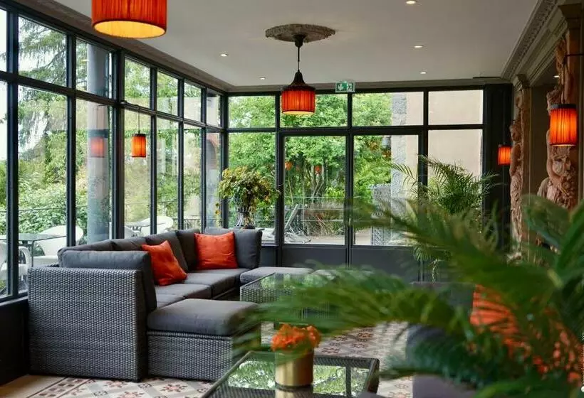 هتل Hôtel Restaurant Spa Le Sauvage