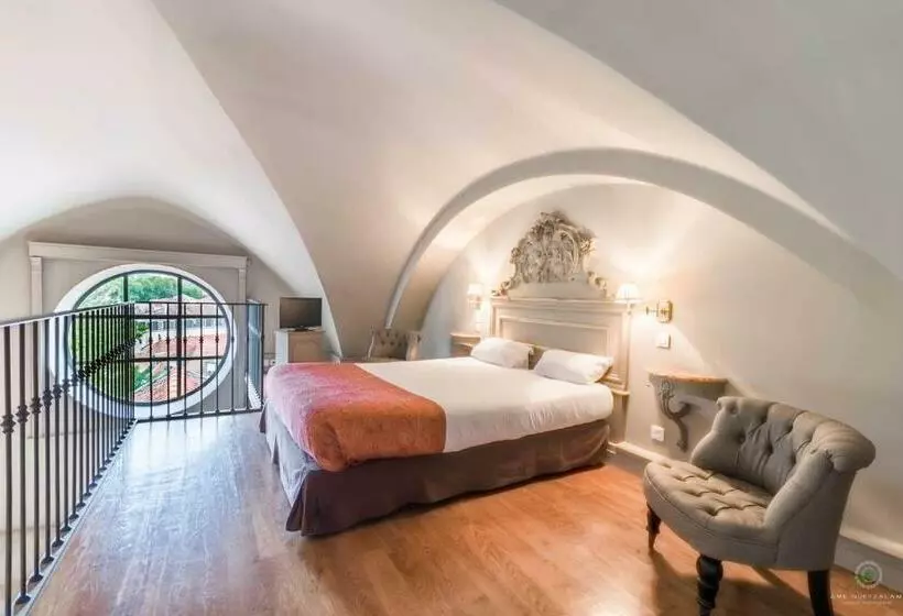 هتل Hôtel Restaurant Spa Le Sauvage