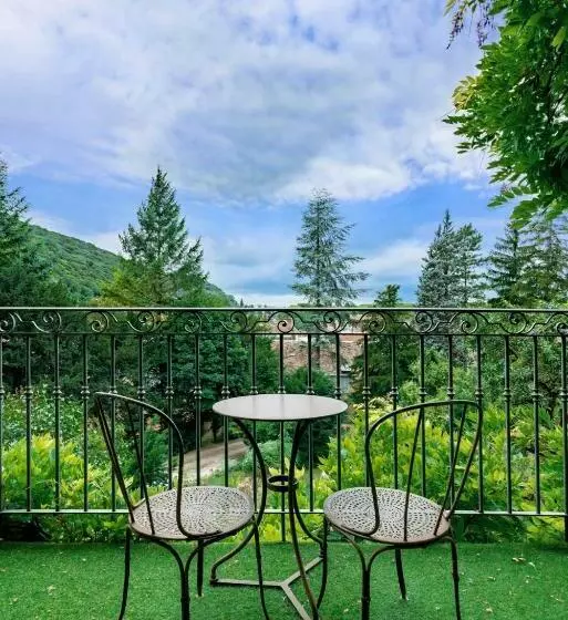 هتل Hôtel Restaurant Spa Le Sauvage