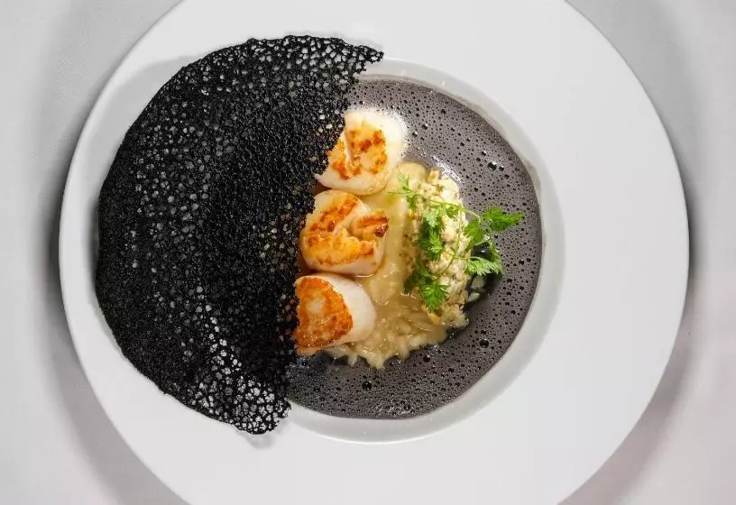 هتل Hôtel Restaurant Spa Le Sauvage