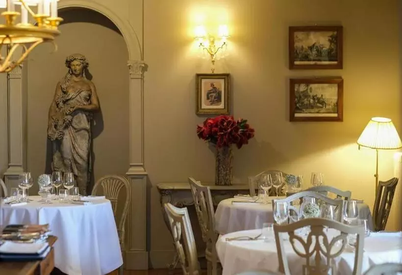 هتل Hôtel Restaurant Spa Le Sauvage