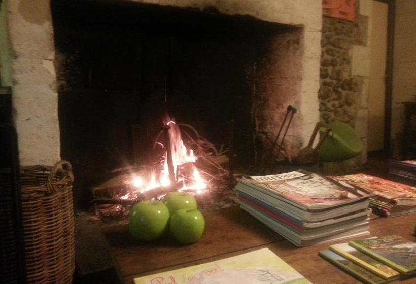 هتل Hôtel Restaurant Les Jardins De Brantôme