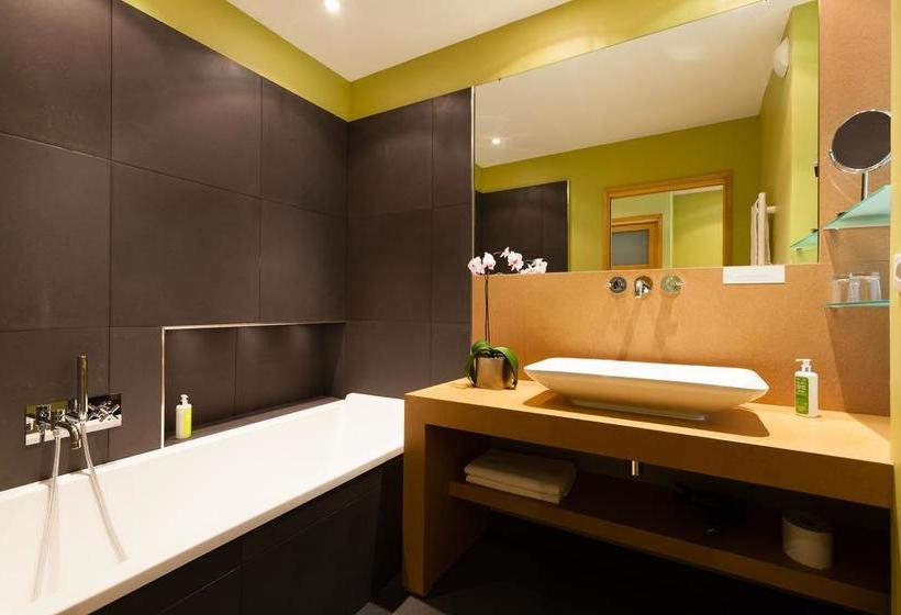 هتل Hôtel Restaurant Les Jardins De Brantôme