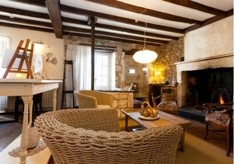 هتل Hôtel Restaurant Les Jardins De Brantôme