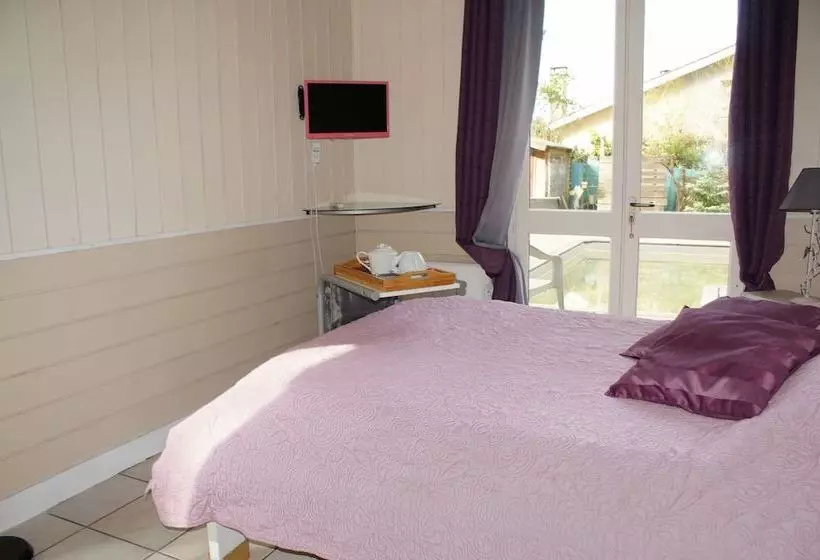 ベッドアンドブレックファースト Chambre D Hôtes Du Phenix