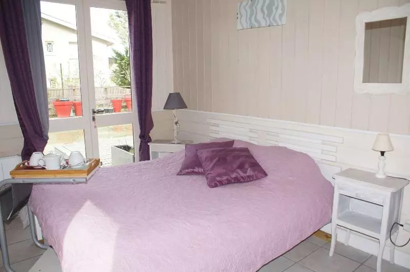 ベッドアンドブレックファースト Chambre D Hôtes Du Phenix