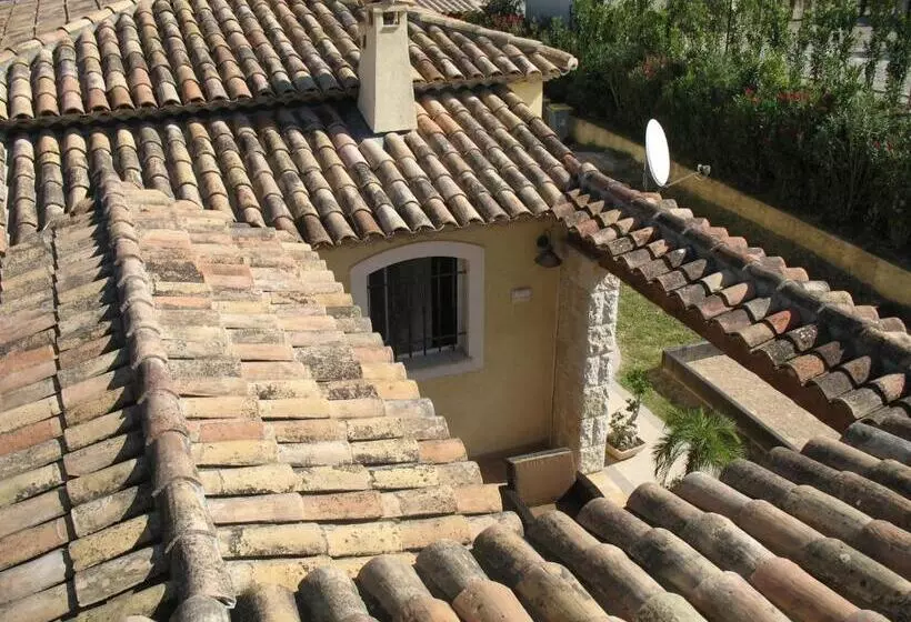 ベッドアンドブレックファースト Chambre D Hôtes La Bastide Des Eucalyptus