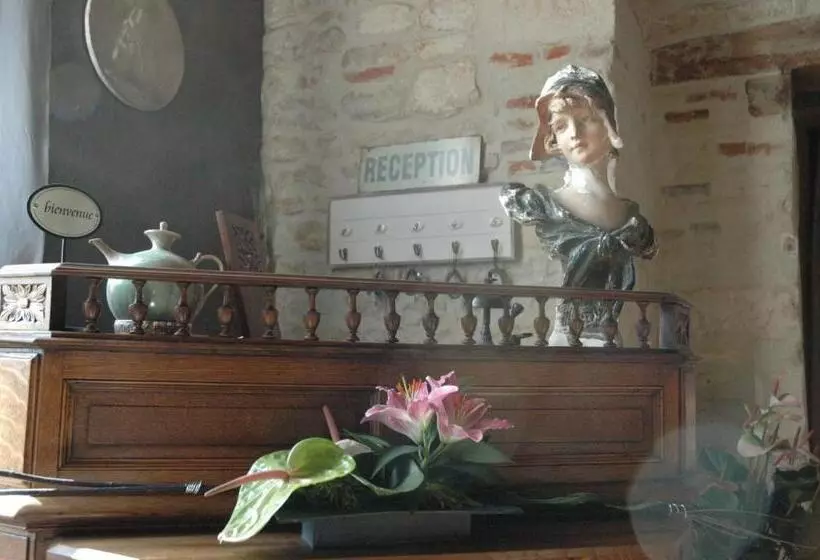 ベッドアンドブレックファースト Château De Clermont