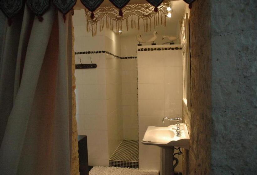 민박 Château De Clermont