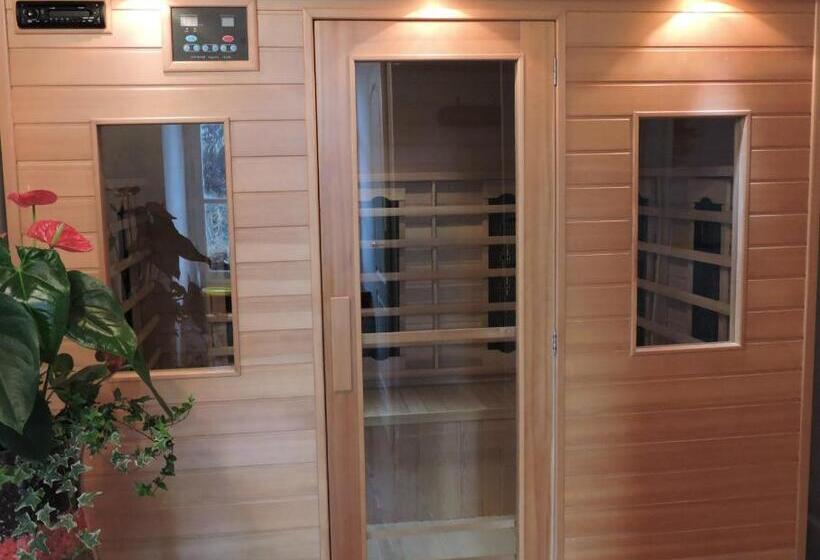 مبيت وإفطار Domaine Le Castelet