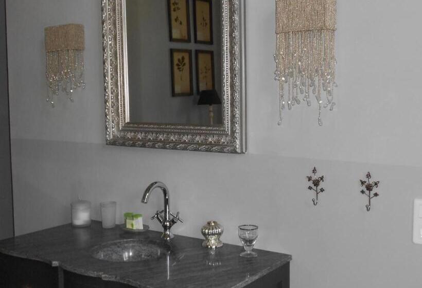 مبيت وإفطار Domaine Le Castelet