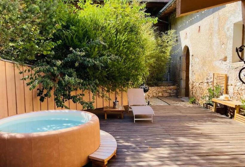 مبيت وإفطار Domaine Le Castelet