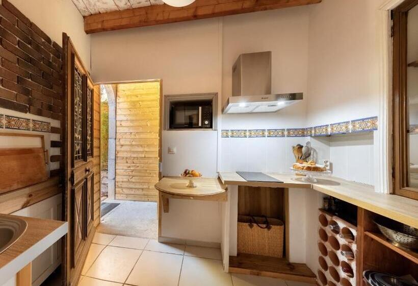 مبيت وإفطار Domaine Le Castelet