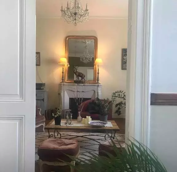 Aamiaismajoitus (B&B) Le 14 St Michel