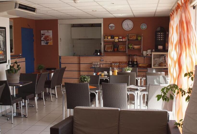 Отель Akena City Chateaurenard