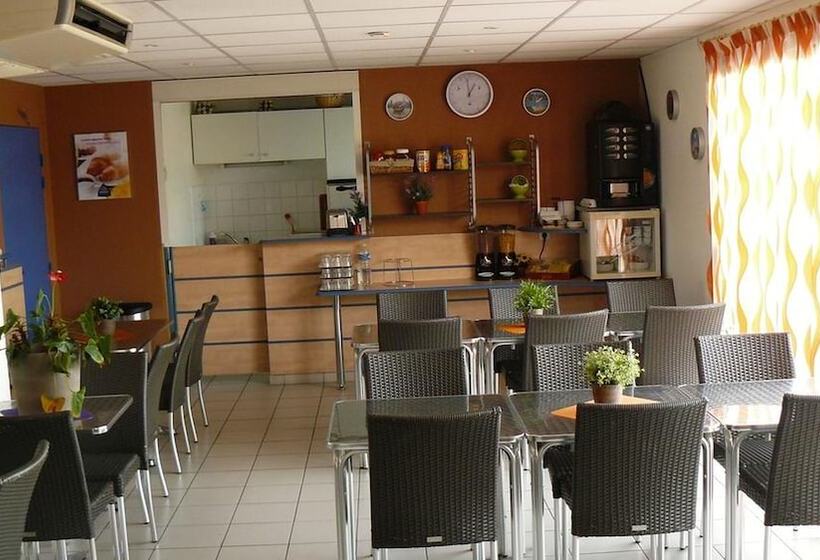 Отель Akena City Chateaurenard