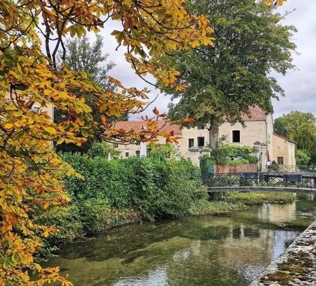 ホテル Auberge Côté Rivière