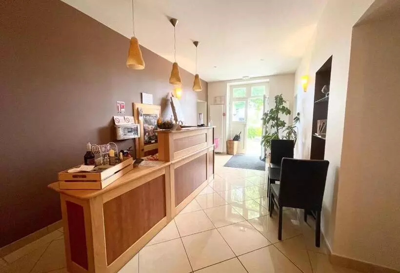 ホテル Auberge Côté Rivière