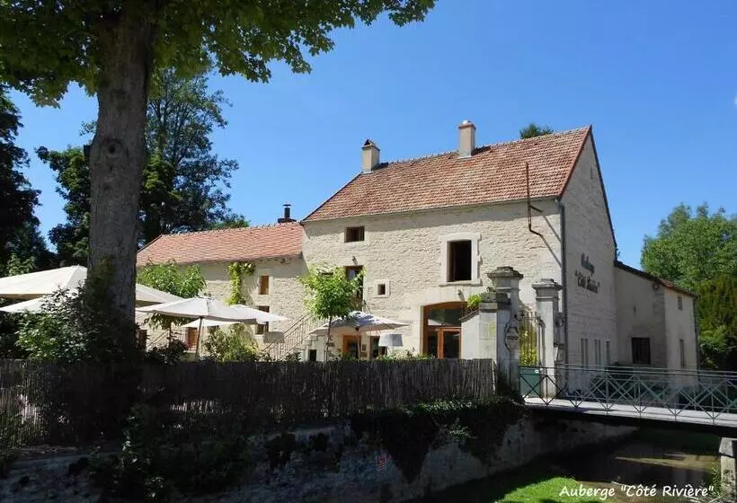 ホテル Auberge Côté Rivière