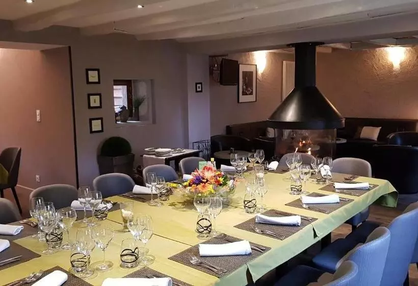 ホテル Auberge Côté Rivière