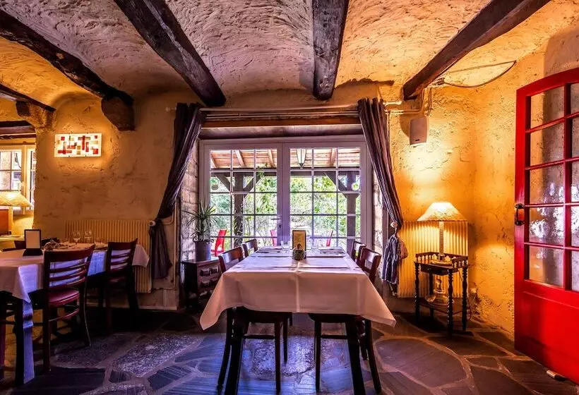 هتل Auberge De Kerveoc H