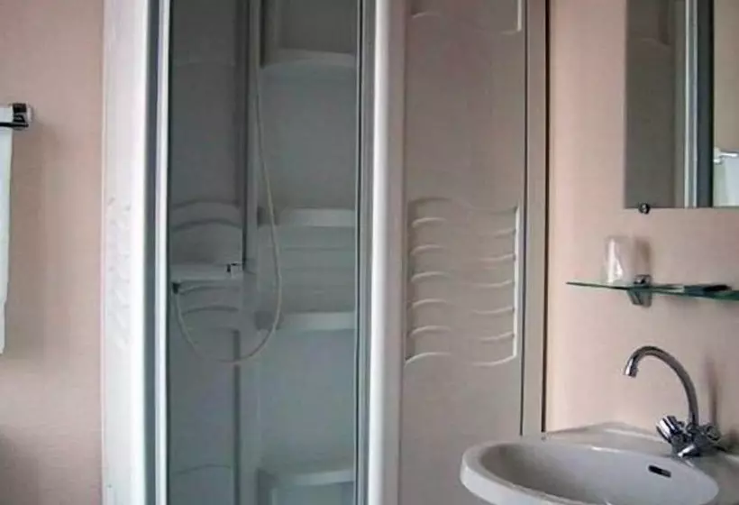 هتل Auberge De Kerveoc H