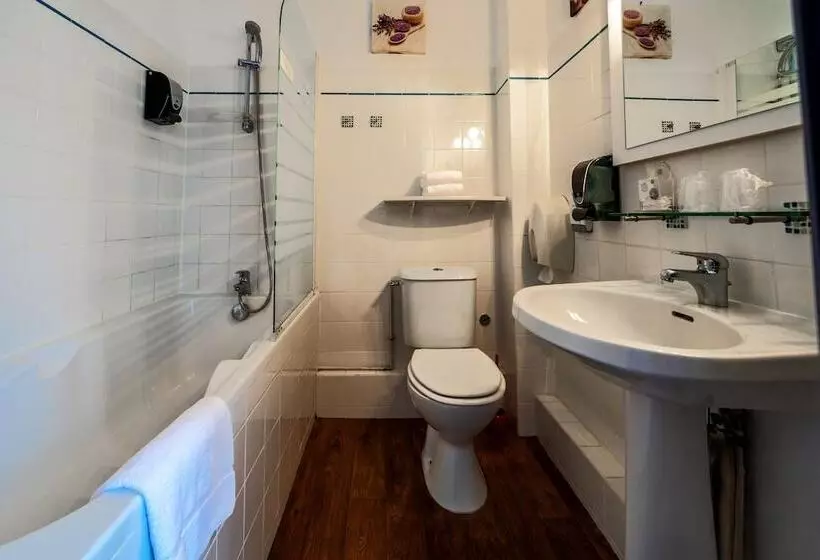 هتل Auberge De Kerveoc H