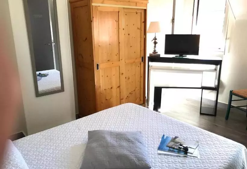 Hotelli Aux Tamaris