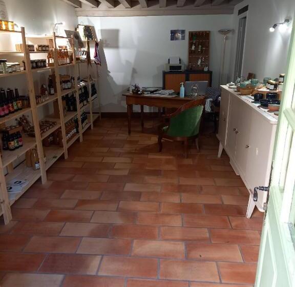 فندق De La Halle