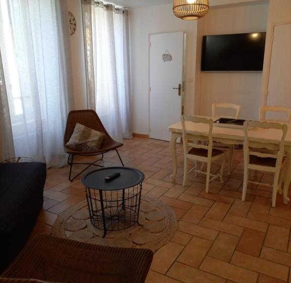 فندق De La Halle