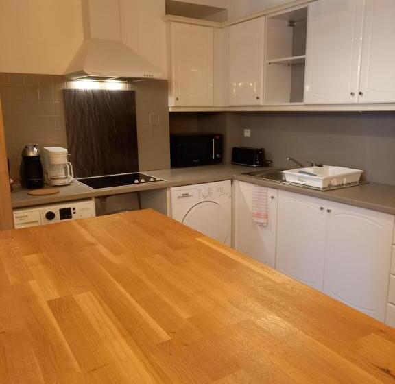 فندق De La Halle