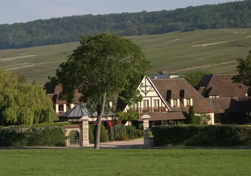 Hotelli Hostellerie Briqueterie & Spa Champagne