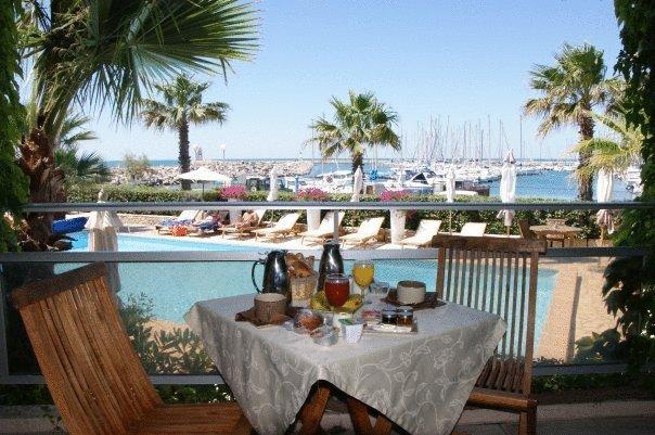 בית מלון כפרי Hôtel Azur Bord De Mer