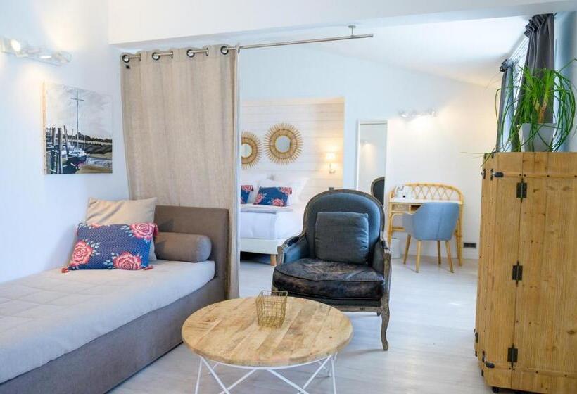 בית מלון כפרי Hôtel La Jetée