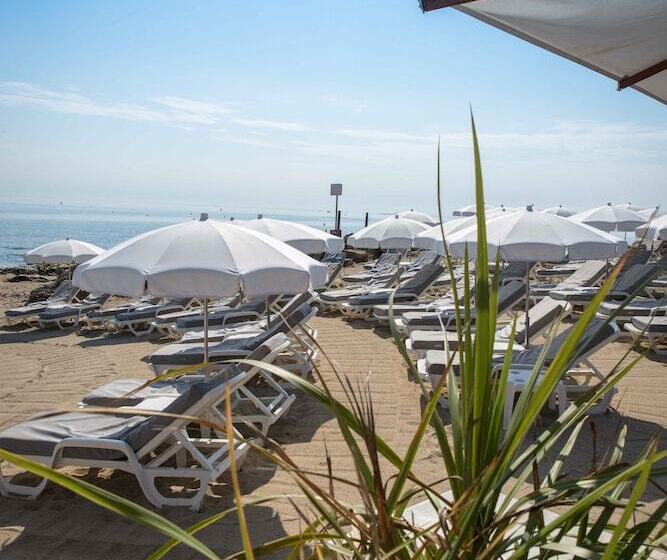 ホテル Hôtel La Plage
