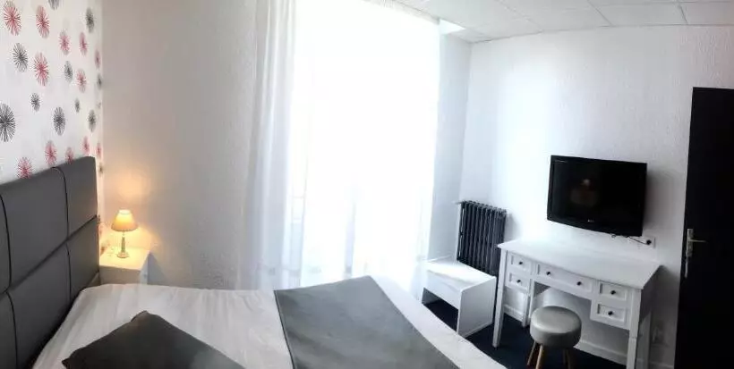ホテル Hôtel Le Faisan