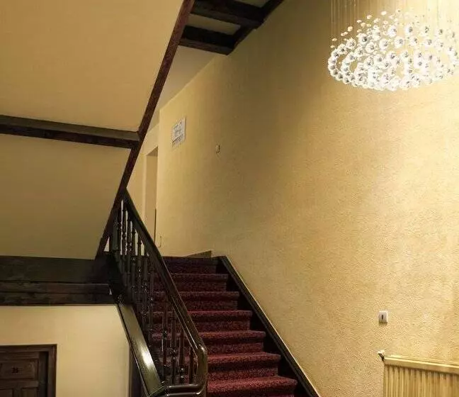 هتل Hôtel Majuscule