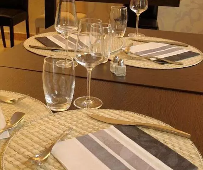 هتل Hôtel Majuscule
