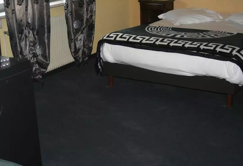 هتل Hôtel Majuscule