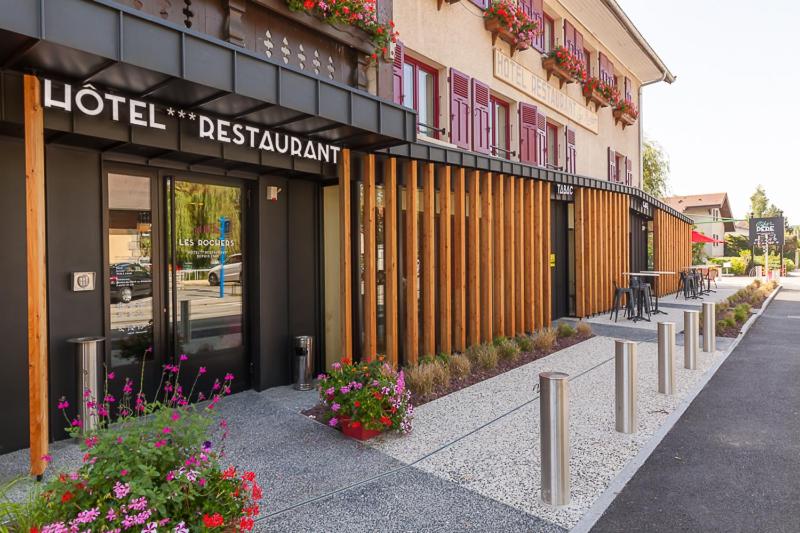 Отель Hôtel Restaurant Les Rochers