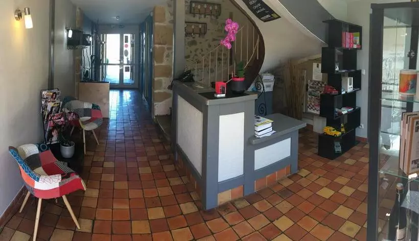ホテル Logis Hôtel La Châtellenie
