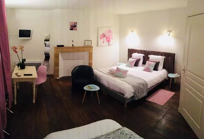 ホテル Logis Hôtel La Châtellenie