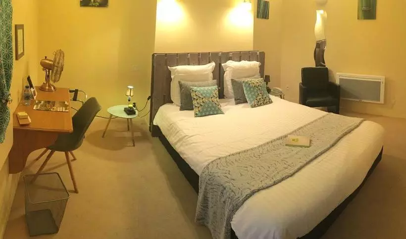 ホテル Logis Hôtel La Châtellenie