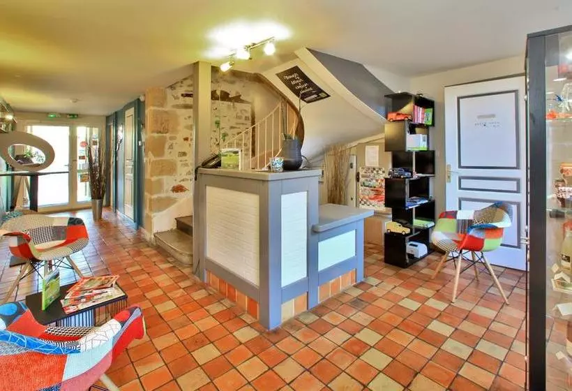 ホテル Logis Hôtel La Châtellenie