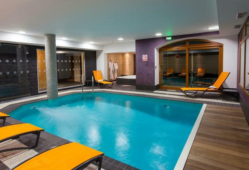 Отель Le Calgary