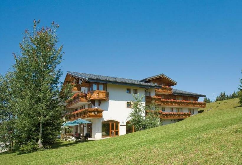 Отель Le Calgary