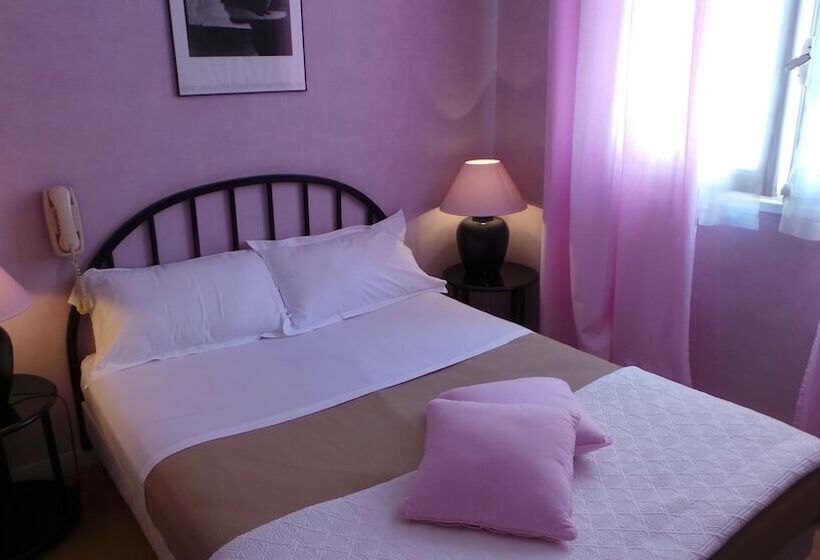 בית מלון כפרי Le Cambronne