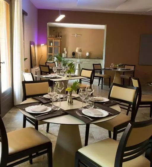 ホテル Le Mas Des Aigras   Hôtel De Charme En Provence